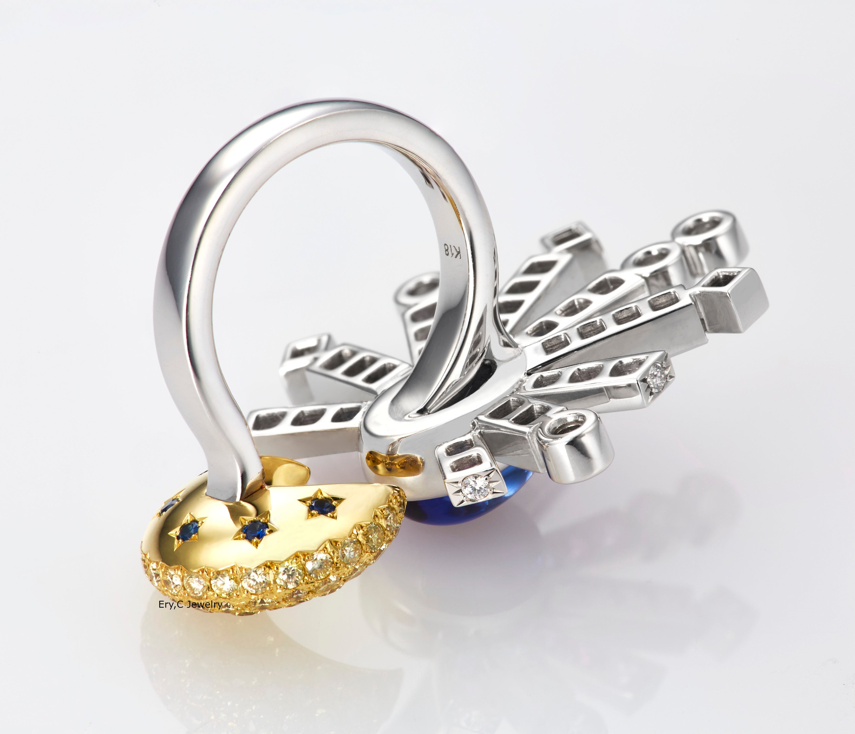 イリーシージュエリー Ery,C Jewelry　eryc jewelry　夜sora　三日月のリング　夜空 星 ミルキーウェイ 流れ星 サファイア　イエローダイヤモンド　タンザナイト　カボション　リング　指輪 カラーダイヤモンド　天の川　月　三日月　指輪　リング　ビトウィーン フィンガーリング　 ハイジュエリー　コメットリング　ジュエリーコーデ　milkyway　trail jewelry　high jewelry moon ring star diamond rings gold jewelry comet star trail tanzanite cabochon blue pink sapphire yellow diamond between finger ring 青い ピンク VVS VS between finger ring　アート 5ct　５カラット　誕生日プレゼント　ご褒美ジュエリー　クリスマスプレゼント